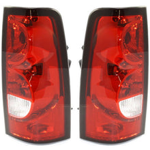 Load image into Gallery viewer, 2005-2007 Chevrolet Tail Light - Halogen, w/ Bulbs (19169005)