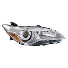 Load image into Gallery viewer, 2015-2017 Toyota Camry Headlight - Halogen, Passenger Side (8111006860)