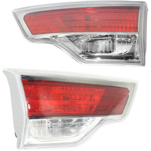 Load image into Gallery viewer, 2014-2016 Toyota Highlander Tail Light - Halogen, Inner, w/ Bulbs (815800E050)
