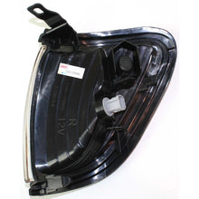 Load image into Gallery viewer, 2001-2004 Toyota Tacoma Headlights - Right (8111004110)