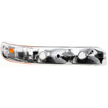 Load image into Gallery viewer, 2001-2002 Chevrolet Silverado 2500 HD &amp; Silverado 3500 Grille (15088290)