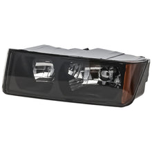 Load image into Gallery viewer, 2002-2006 Chevrolet Avalanche 1500 &amp; Avalanche 2500 Headlights - Driver &amp; Passenger Side (15136537)