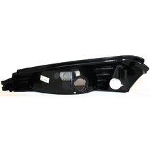 Load image into Gallery viewer, 2002-2006 Chevrolet Avalanche 1500 &amp; Avalanche 2500 Headlights - Driver &amp; Passenger Side (15136537)