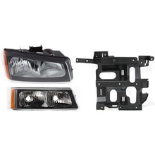Load image into Gallery viewer, 2005-2007 Chevrolet Headlight - Right (10396912)