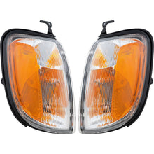 Load image into Gallery viewer, 1998-2001 Nissan Frontier &amp; Xterra Side Marker Light (261207Z425)