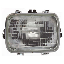 Load image into Gallery viewer, 2006-2007 Ford F-250 Super Duty &amp; F-350 Super Duty Grilles - Halogen, Left &amp; Right (6C3Z8200AAA)