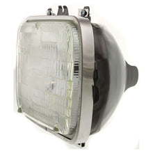 Load image into Gallery viewer, 2006-2007 Ford F-250 Super Duty &amp; F-350 Super Duty Grilles - Halogen, Left &amp; Right (6C3Z8200AAA)