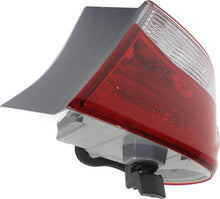 Load image into Gallery viewer, New Tail Light Direct Replacement For CAMRY 15 - 17 TAIL LAMP RH, Outer, Assembly, Halogen, SE/LE/XLE Models TO2805121 8155006640 - US AUTO PARTS PLUS