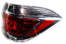 Load image into Gallery viewer, New Tail Light Direct Replacement For HIGHLANDER 11 - 13 TAIL LAMP RH, Lens and Housing, Clear and Red Lens, Hybrid Model TO2819149 8155148270 - US AUTO PARTS PLUS